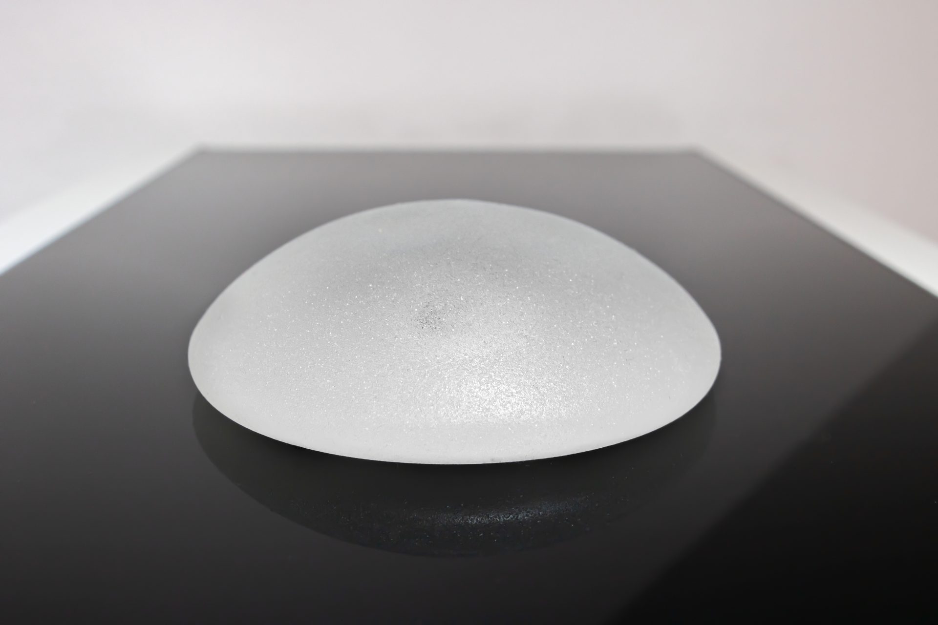 New research: no link found between silicone breast implants and breast implant illness.